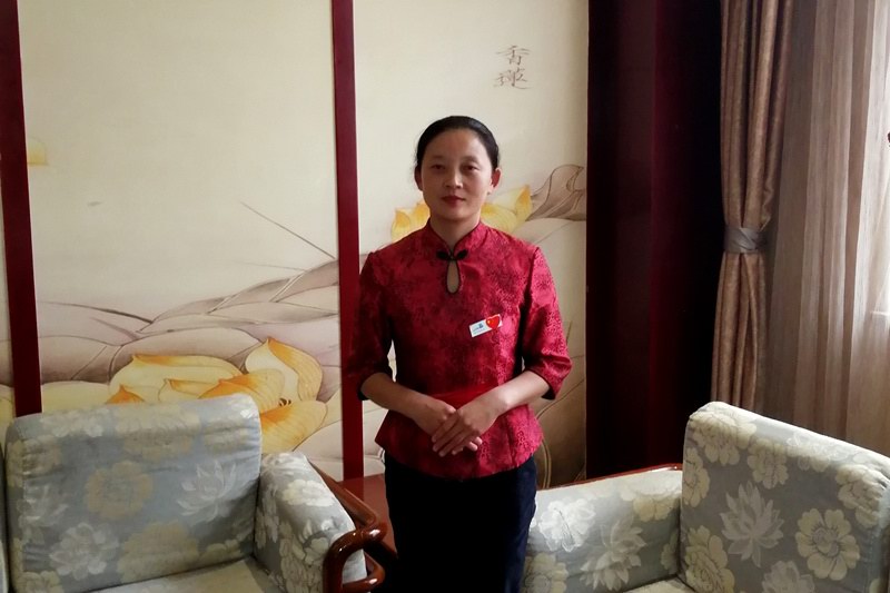 致敬，我親愛(ài)的同事——記迪尼斯伊川店客房員工陳華麗
